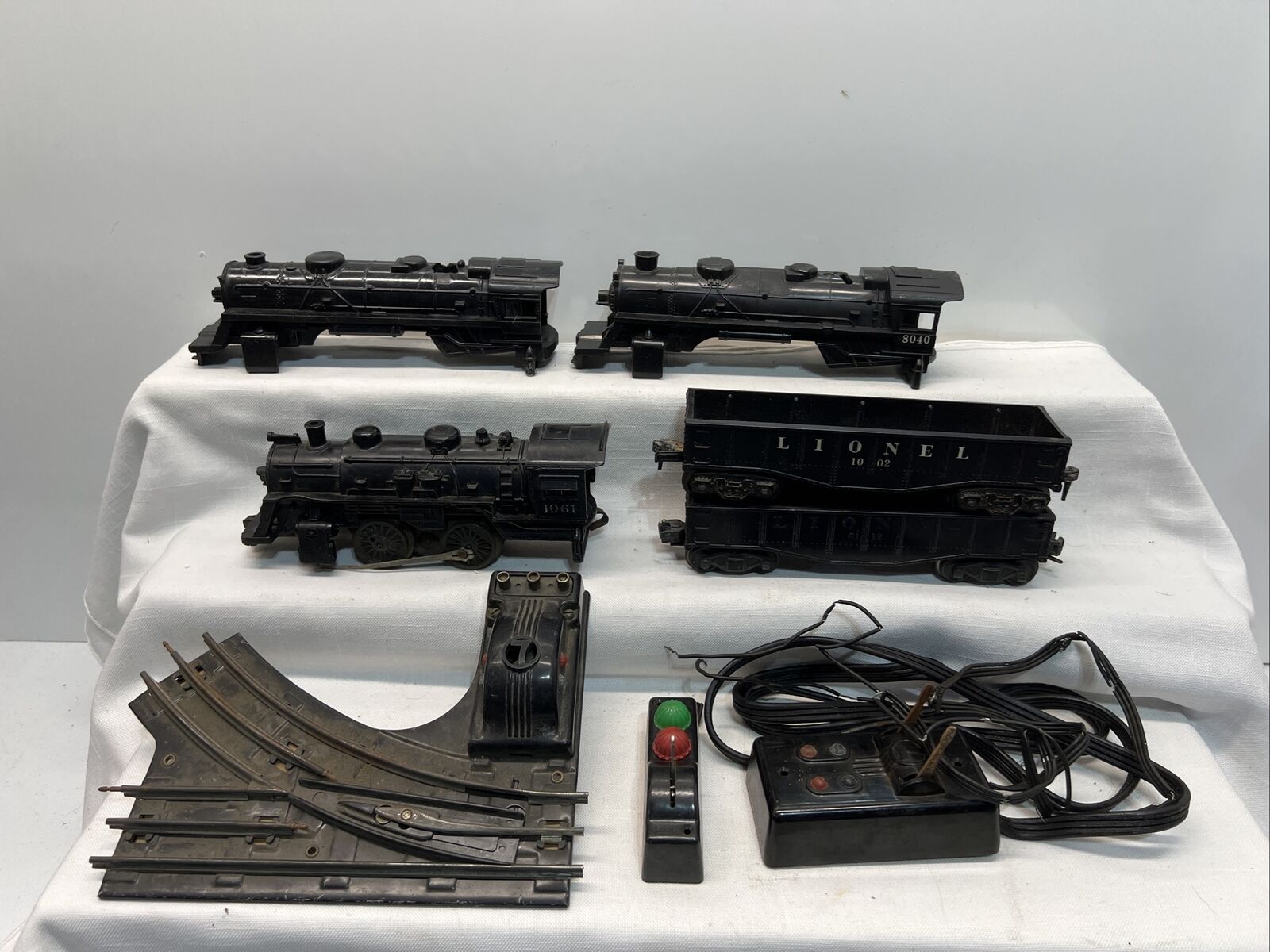 Lot Of Vintage Lionel Train Remote Switch 1061 Loco Gondolas Untested Parts