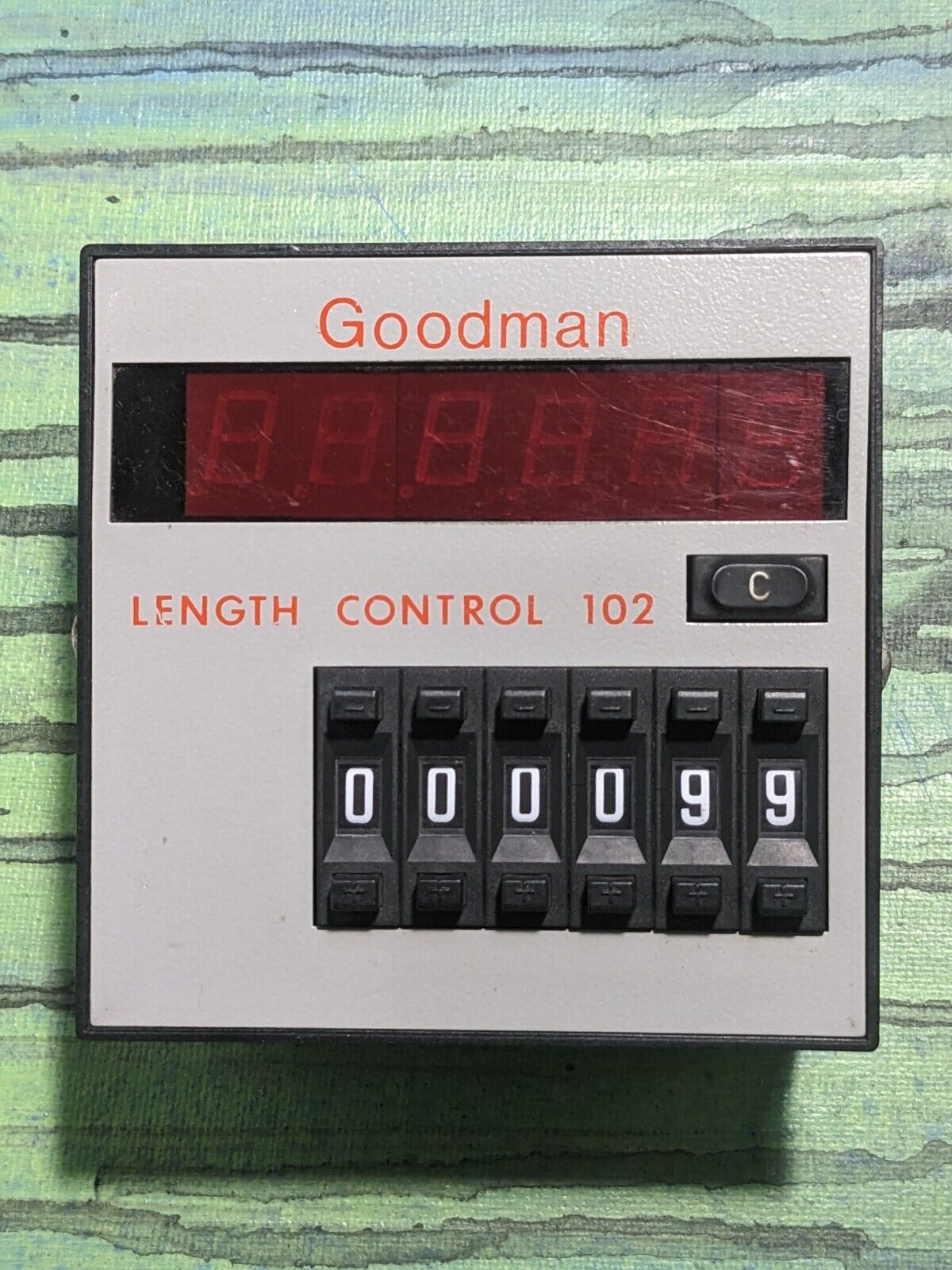 GOODMAN NE622.42B LENGTH CONTROL 102 DIGITAL DISPLAY 12VDC 10K  