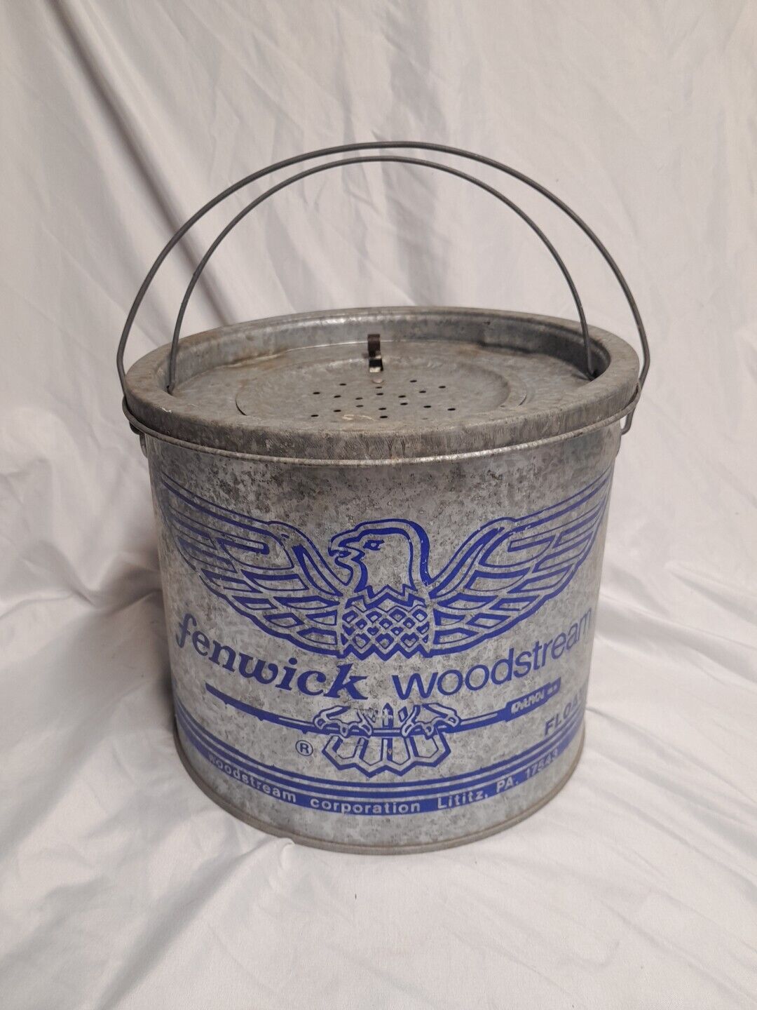 Vintage Fenwick Woodstream Fishing Galvanized Metal Minnow Bucket Floating Bait