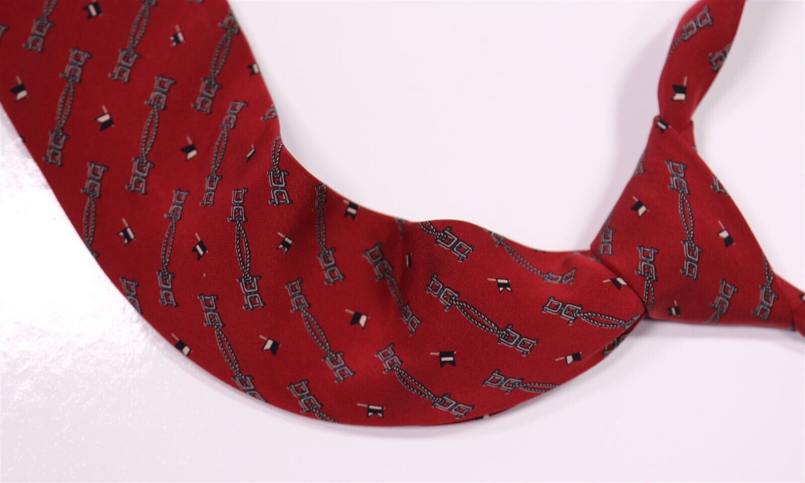 Gucci Vintage 80\'s 90\'s Red Horsebit Logo Design Silk Necktie Tie