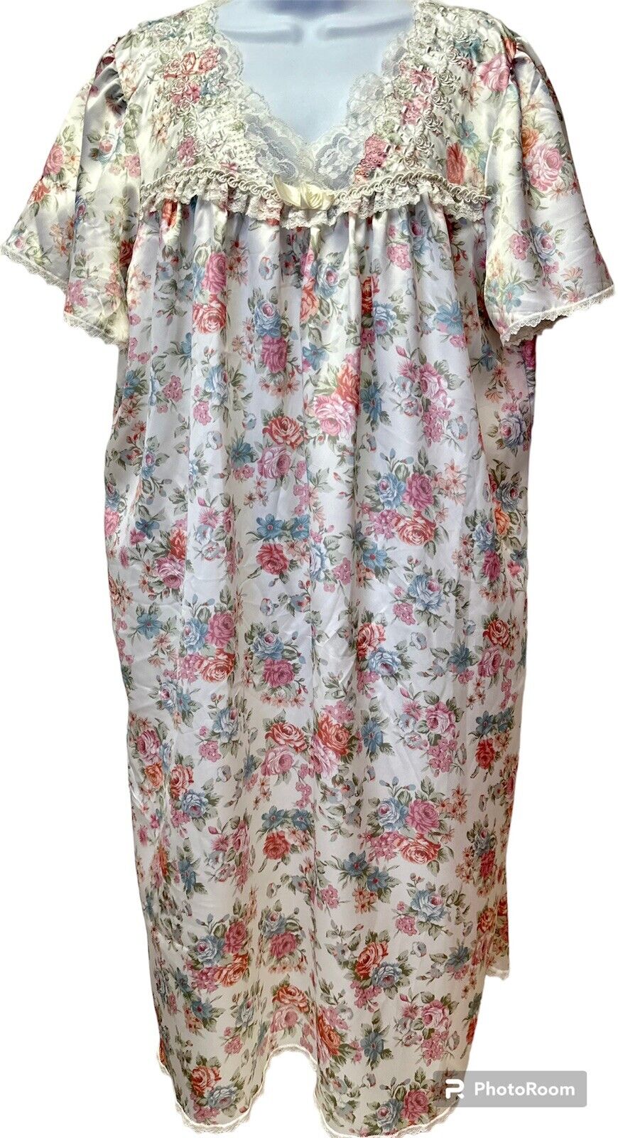 Vintage Miss Elaine XL Satin Night Gown Floral Lace Rosette Short Sleeve USA