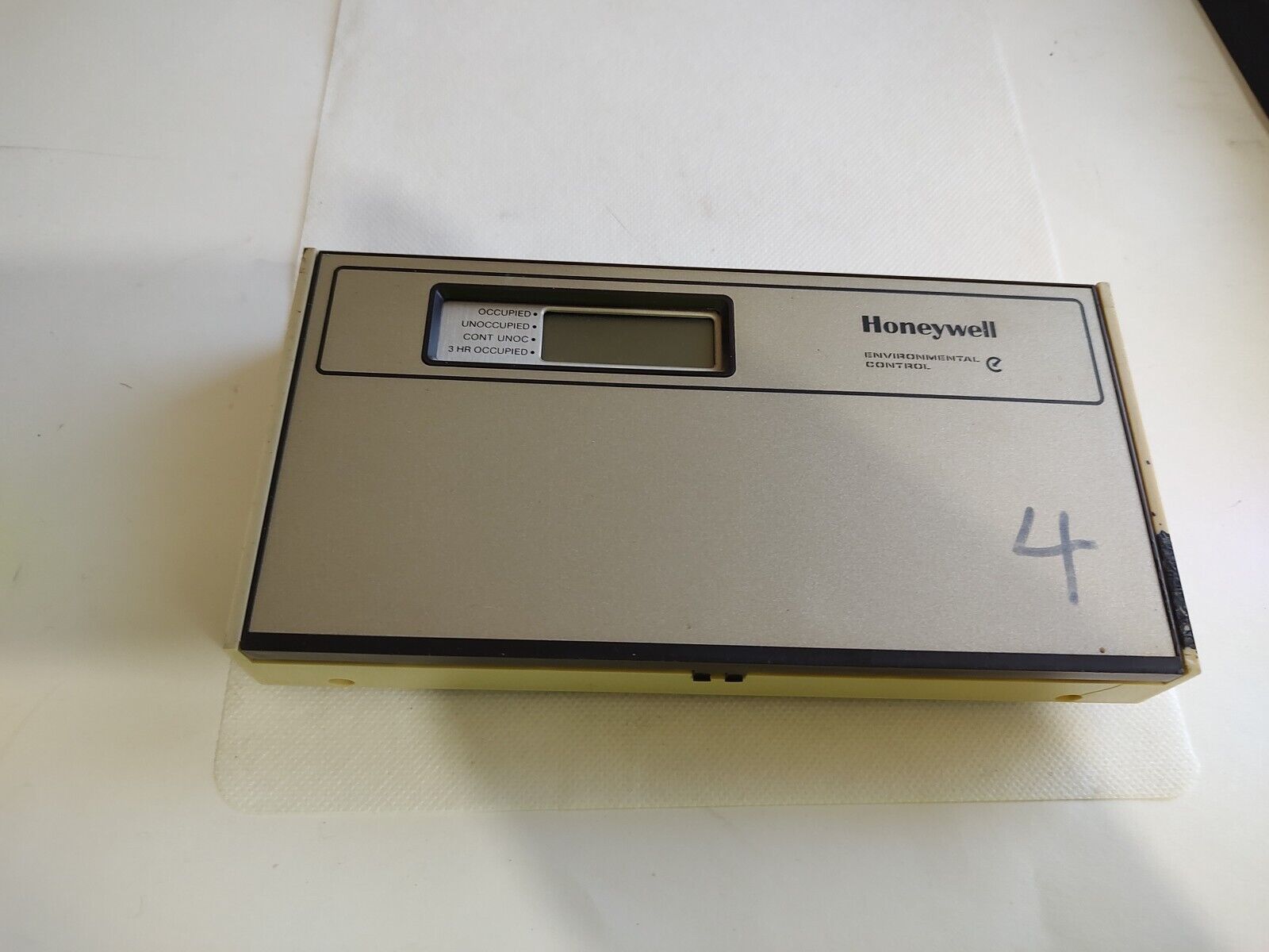 Honeywell T7300A1005 Commercial Single Zone Thermostat T7300A 1005