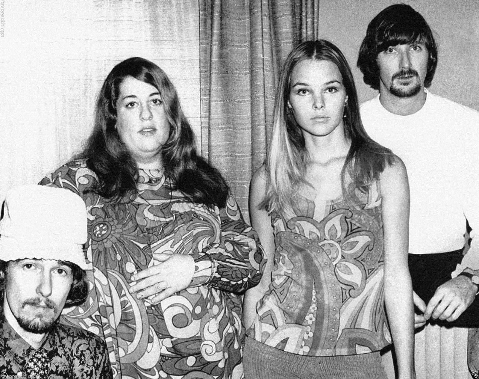 Mamas And The Papas Black And White 8x10 Picture Celebrity Print