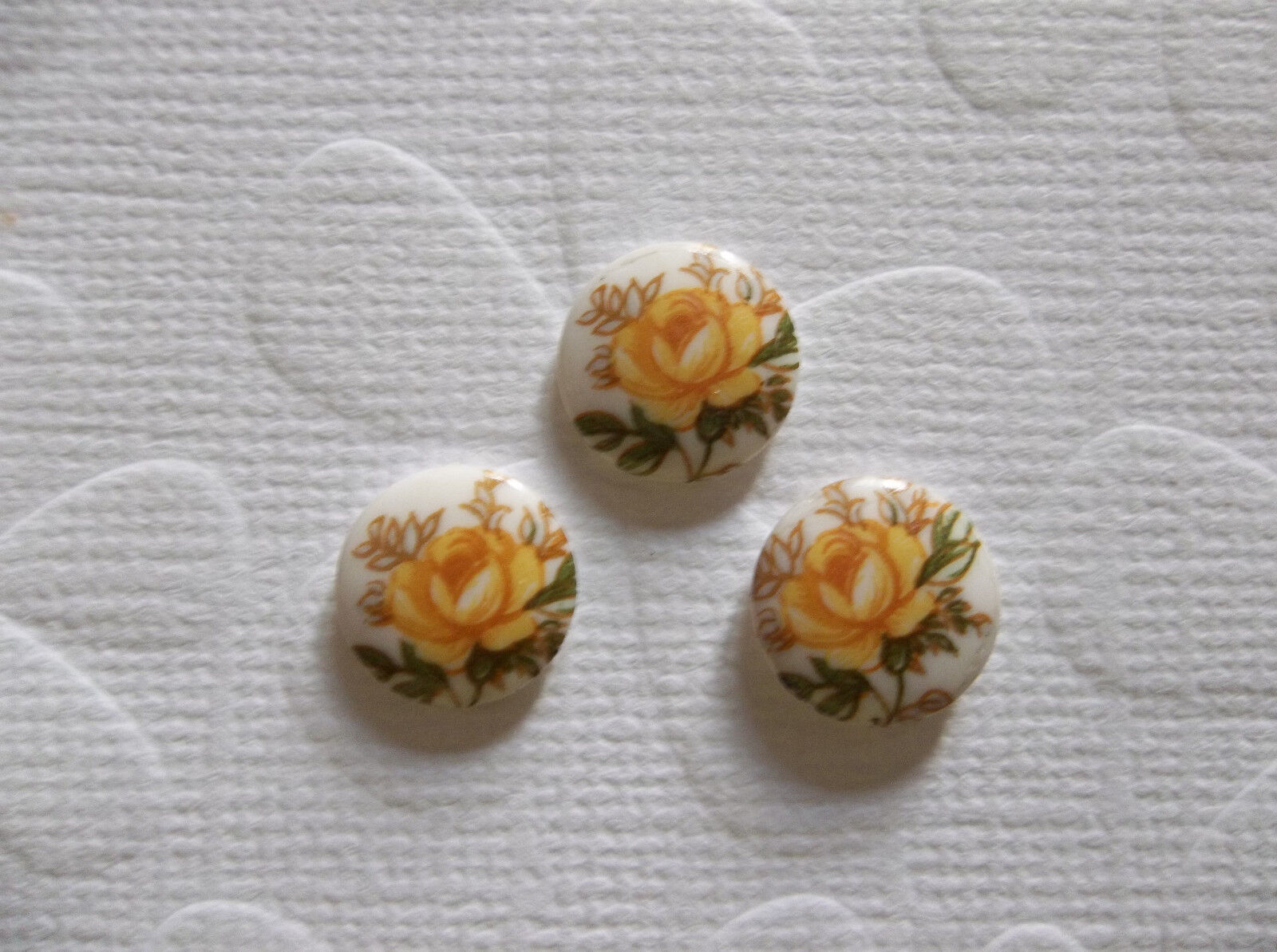 Vintage Cameos - 10mm Yellow Rose - White Glass Cabochons - 6 pcs