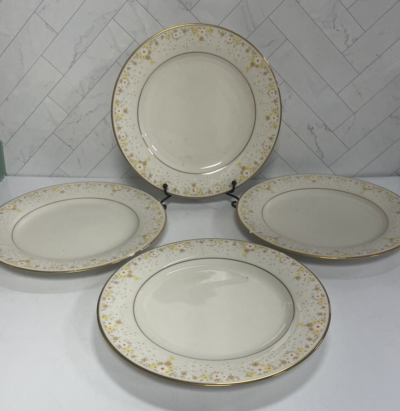 Set of 4 Noritake Ivory China Fragrance PATTERN Salad/Lunch Plates MADE IN JAPAN