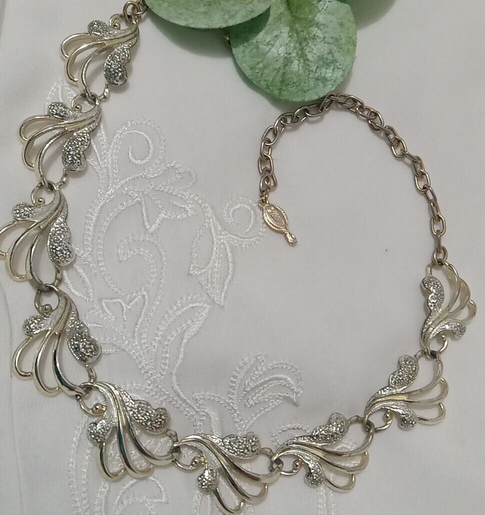 Vintage Sarah Conventry Frosted Feathers Necklace