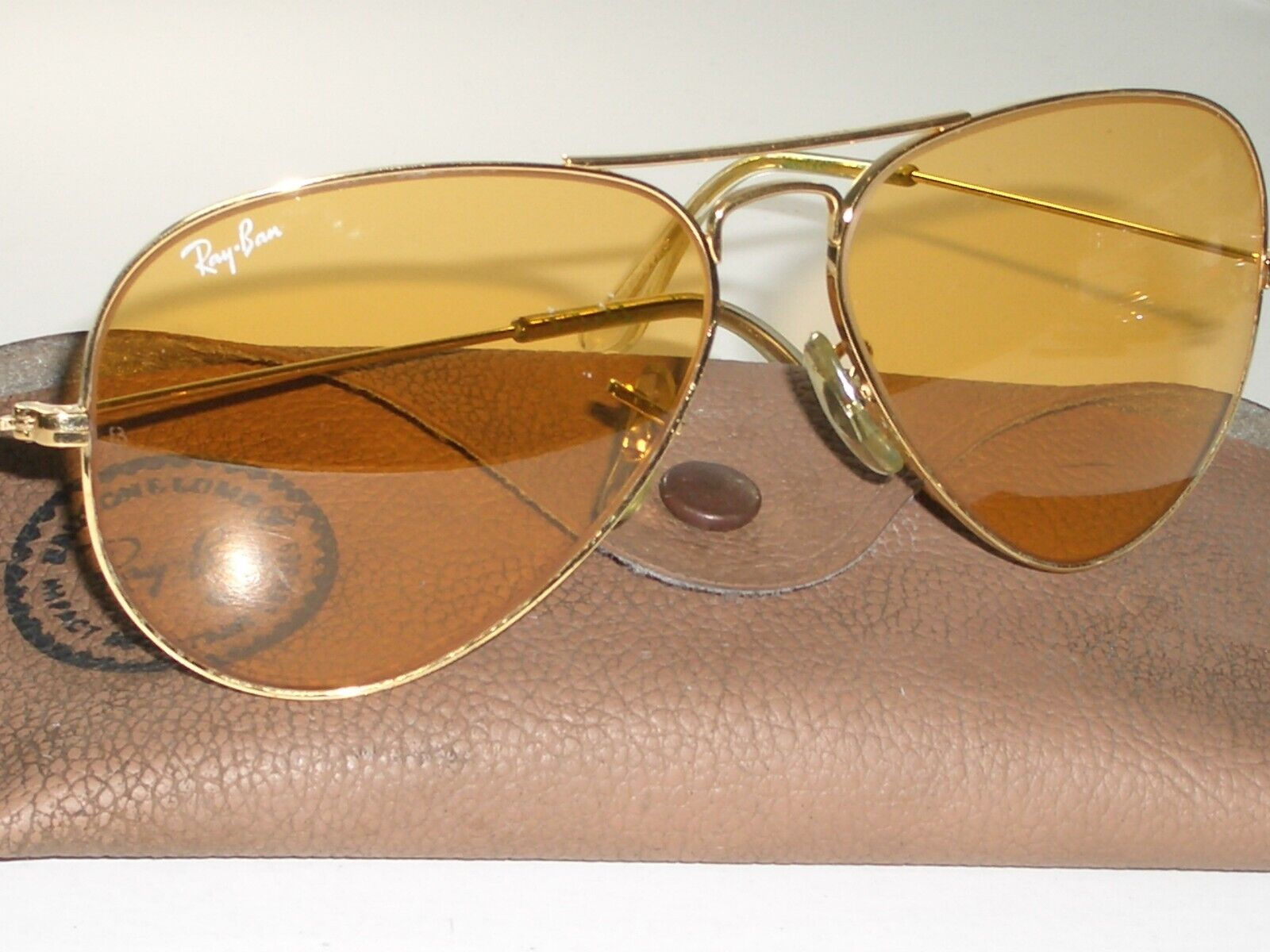 1980\'s 58MM VINTAGE B&L RAY BAN L9535 CHANGEABLES AMBERMATIC AVIATOR SUNGLASSES