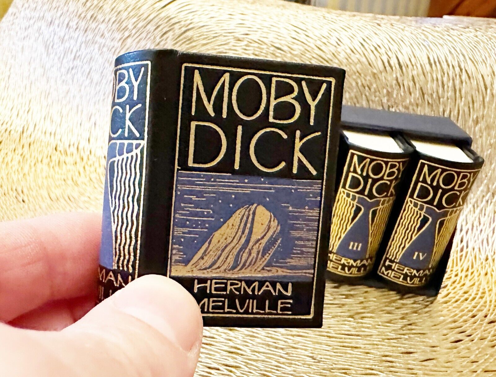 MINIATURE BOOK  Herman Melville, Moby Dick