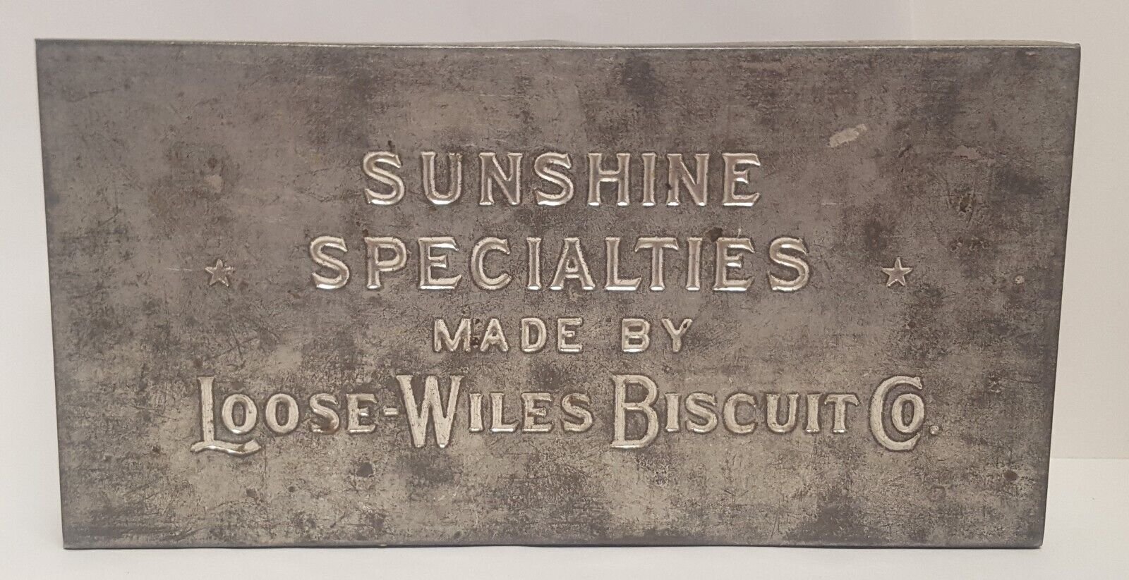 Antique Sunshine Specialties Loose-Wiles Biscuit Co Tin Box Thousand Windows