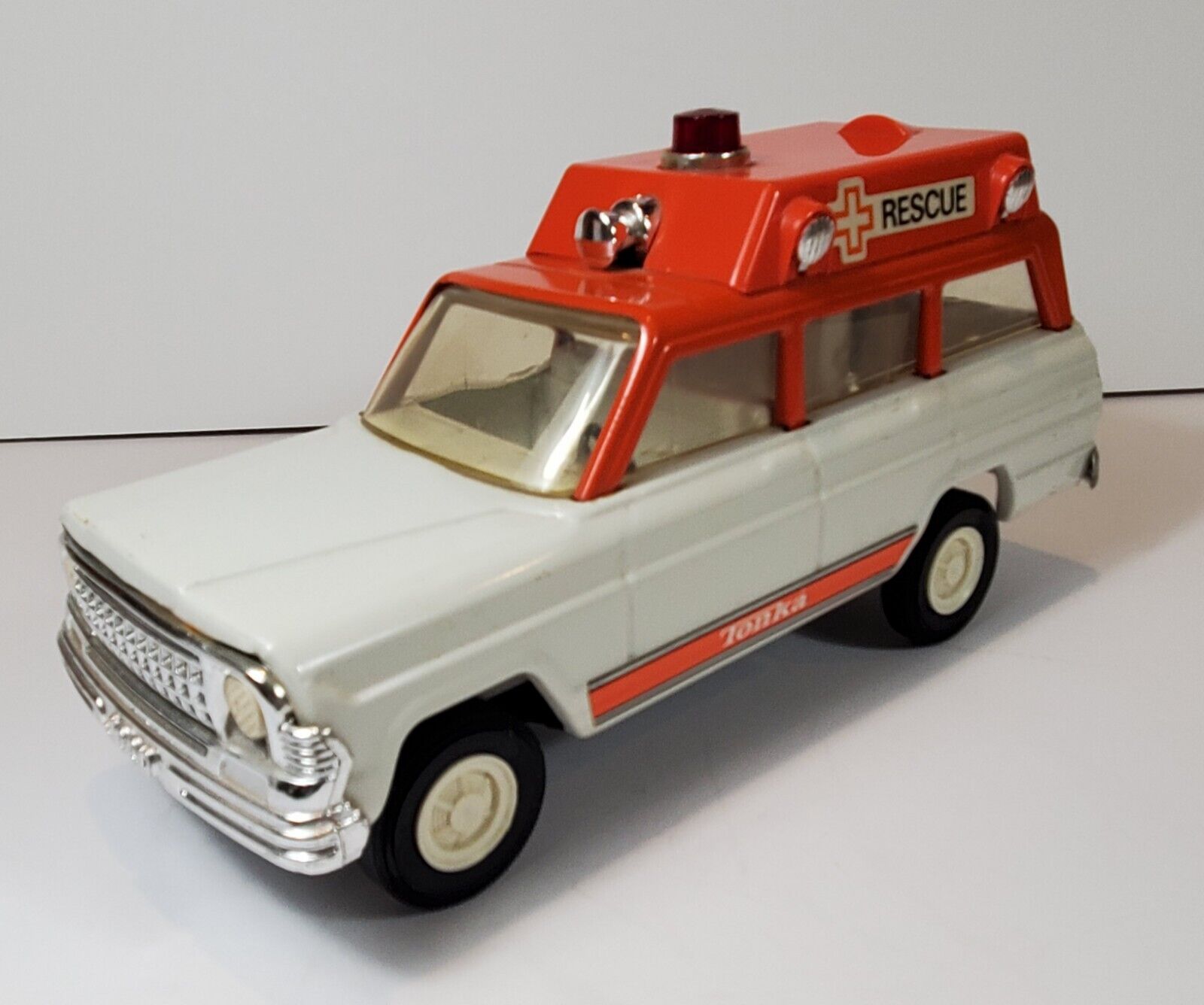 Vintage Tonka 1970s Jeep Ambulance 9” Long 