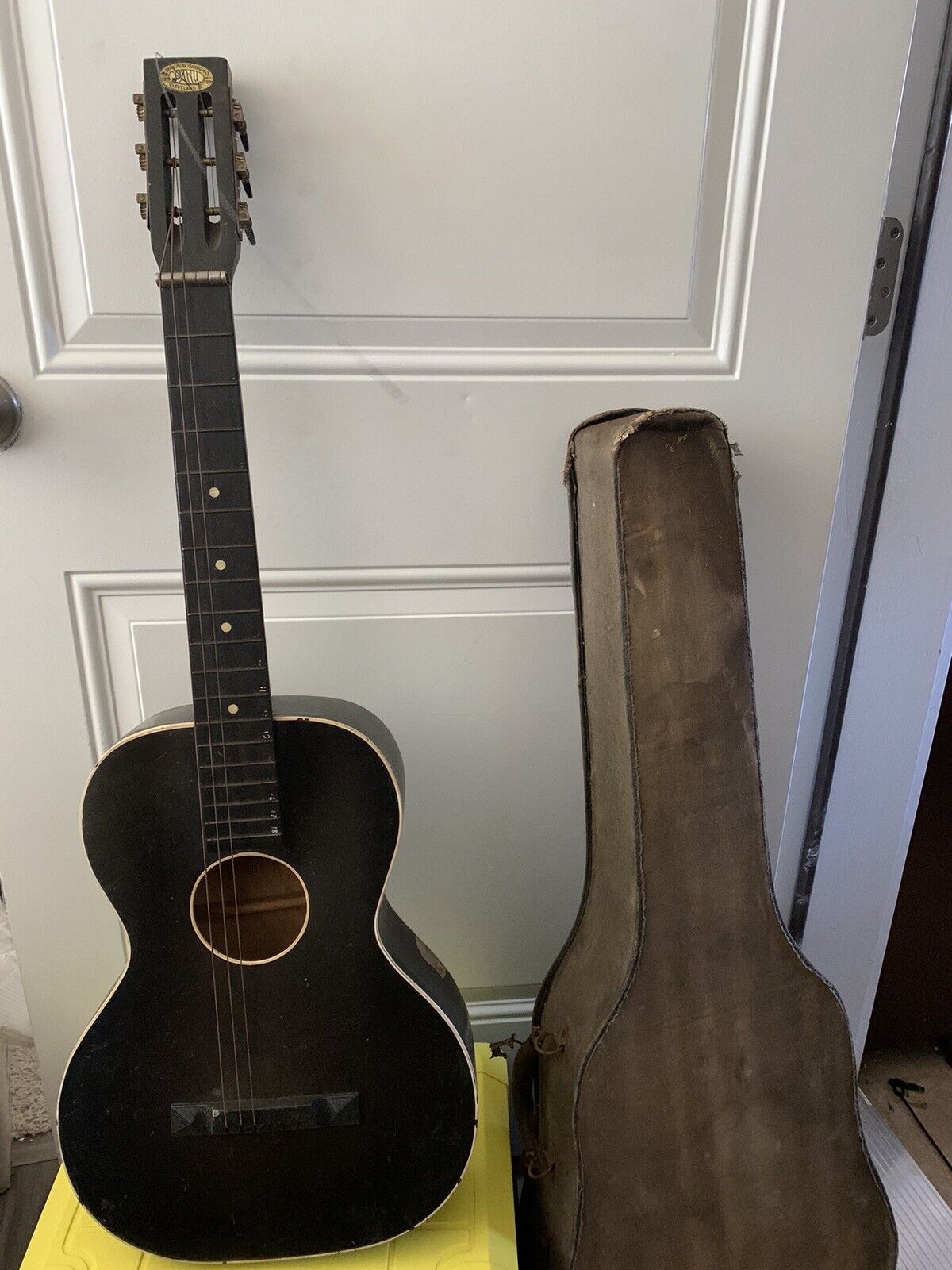 OAHU Publishing Company Guitar - Vintage - w/ case