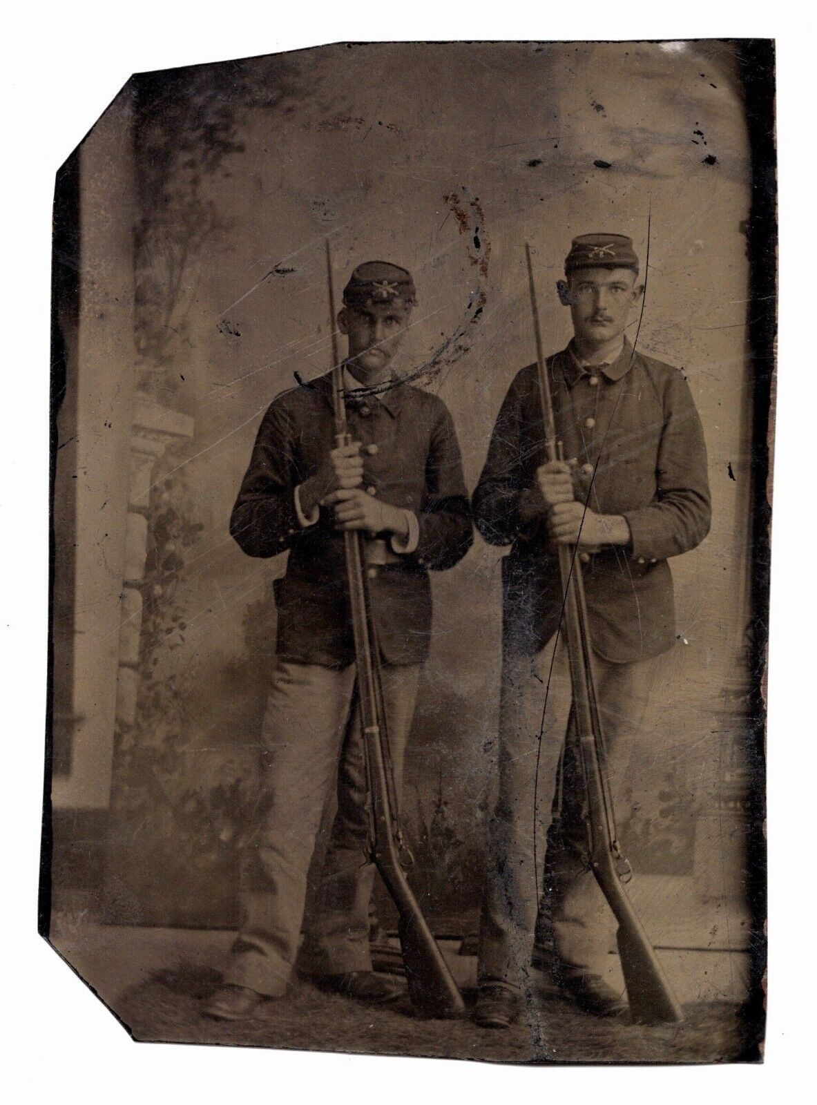 C. 1870s TINTYPE 8TH INFANTRY DIVISION SOLDIERS IN UNIFORM HOLDING LONG RIFLES