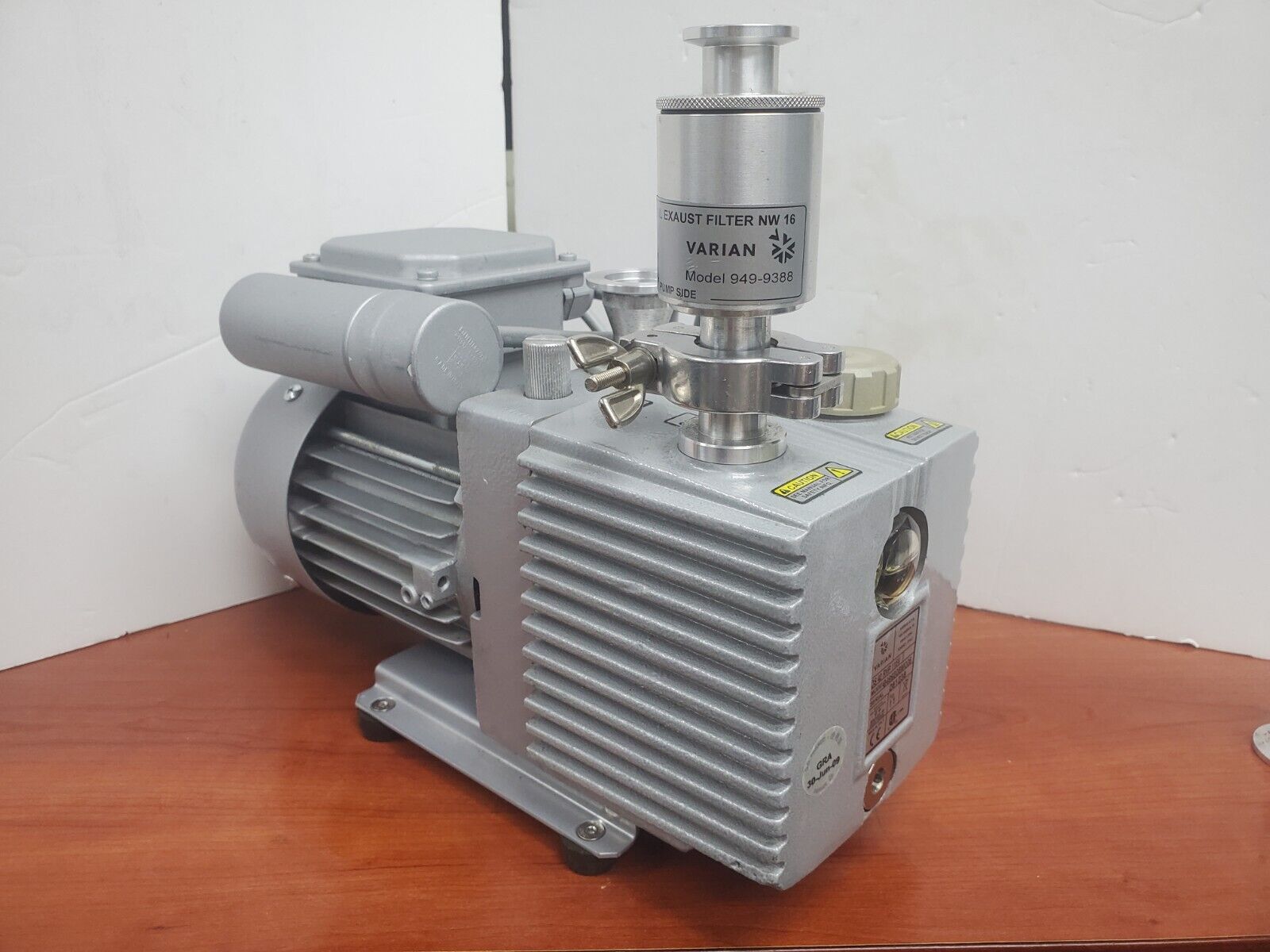 Varian DS 42 RVP Dual Stage Rotary Vane Pump & Oil Exhaust Filter, 