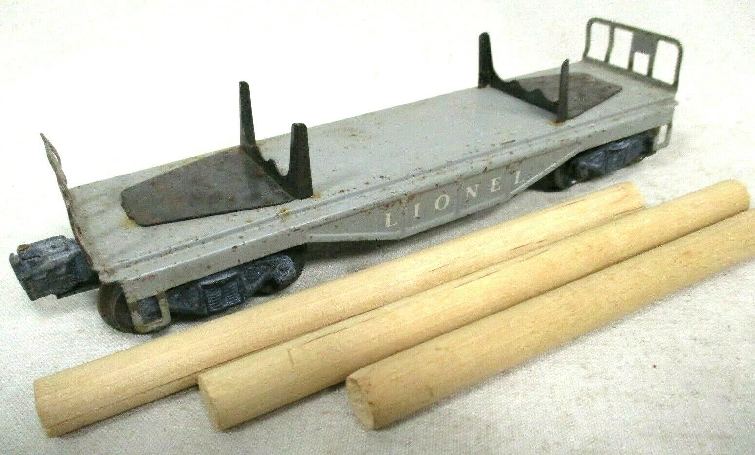 Lionel 6111 Flat Lumber Log Car with Load in Gray Postwar Model Railway B15-33