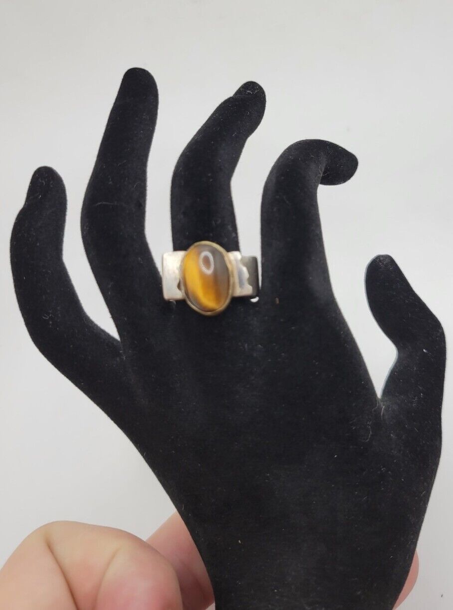 Vintage Sterling Silver Catseye Ring Size 9 