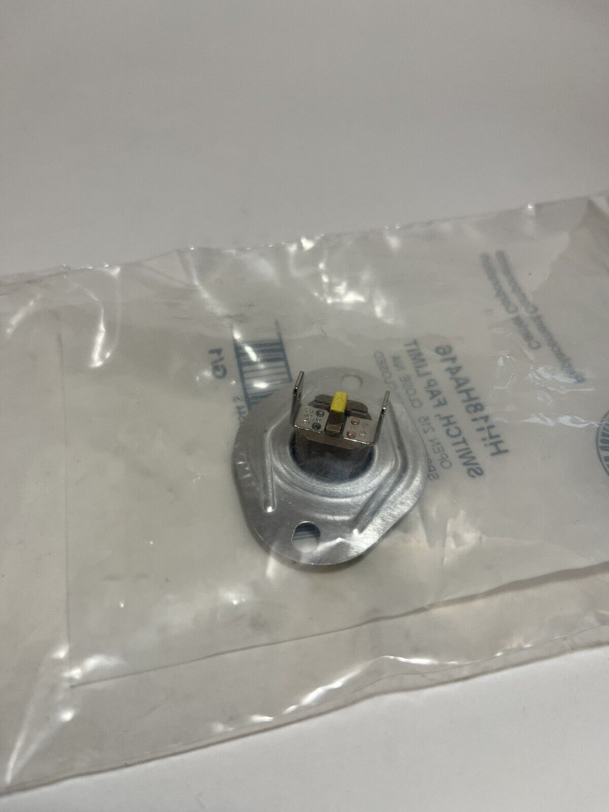 Carrier Bryant Payne OEM Rollout Limit Switch  HH18HA416 Manual Reset 215F