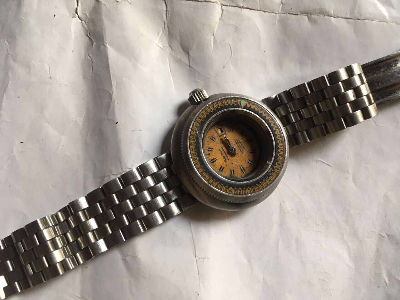 Caribbean Wristwatch for parts no glass need service 