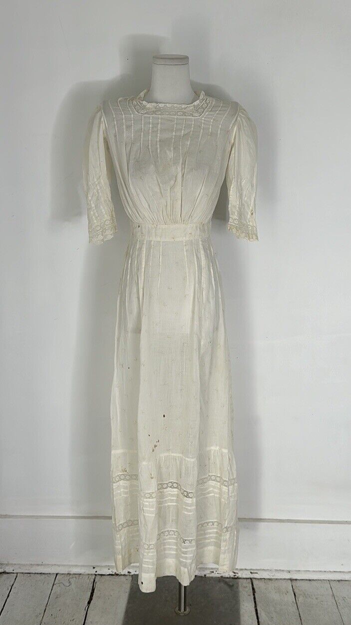 Antique Edwardian Era White Cotton Gauze Lawn Dress 