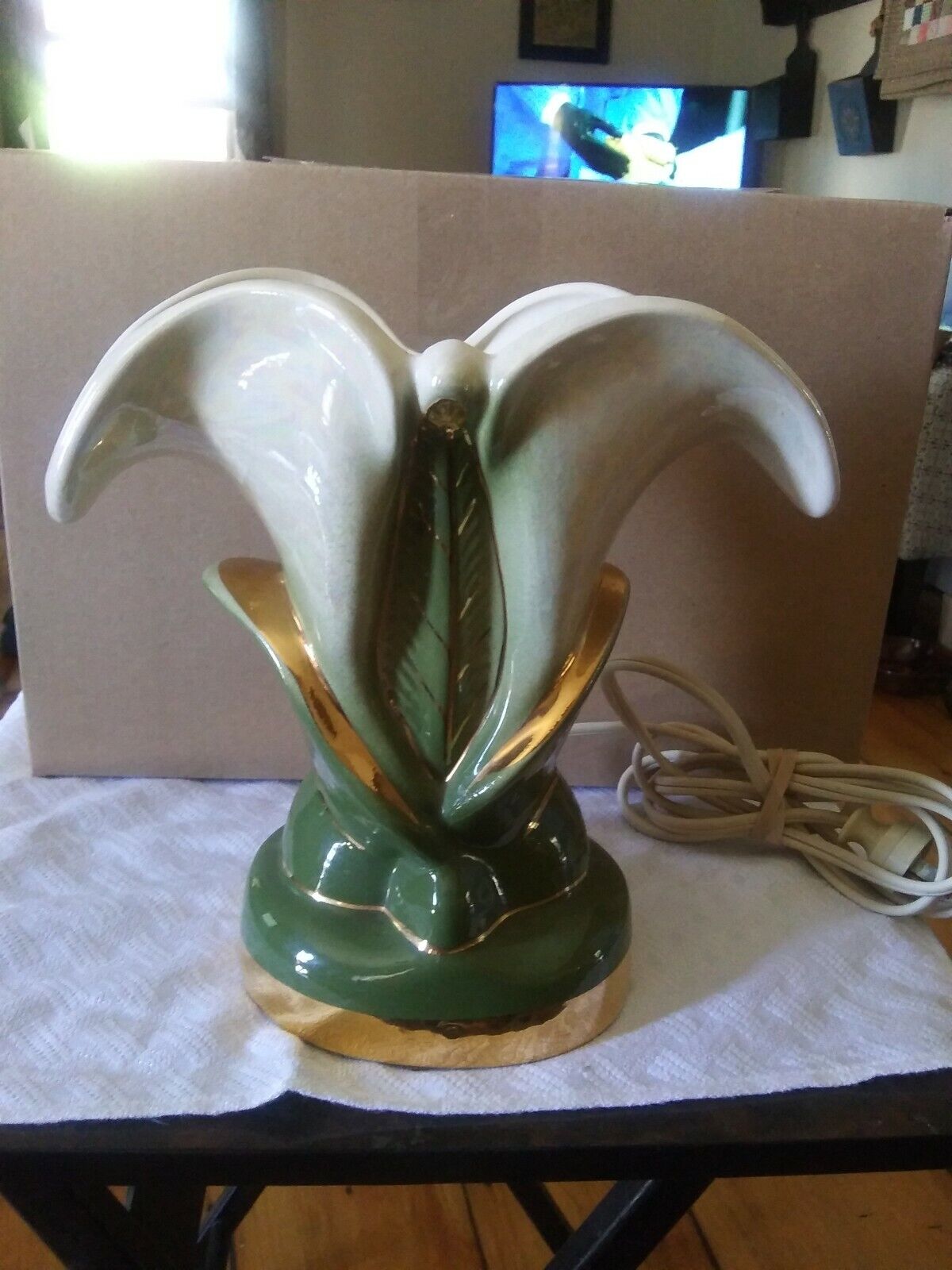 ESCO-LITE TV Lamp calilily Gold Trim  Night Light Ceramic Vintage 1950 RARE