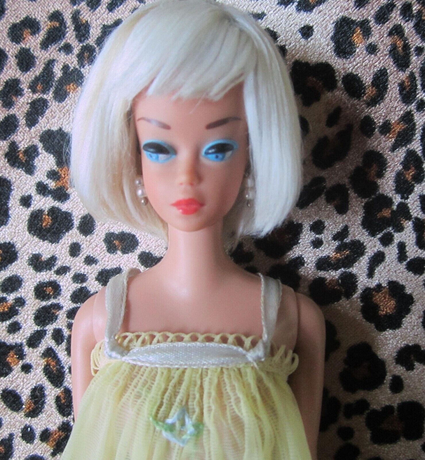 OOAK Custom Wig  Re Root Vintage Fashion Queen Barbie / with  Tagged  outfit