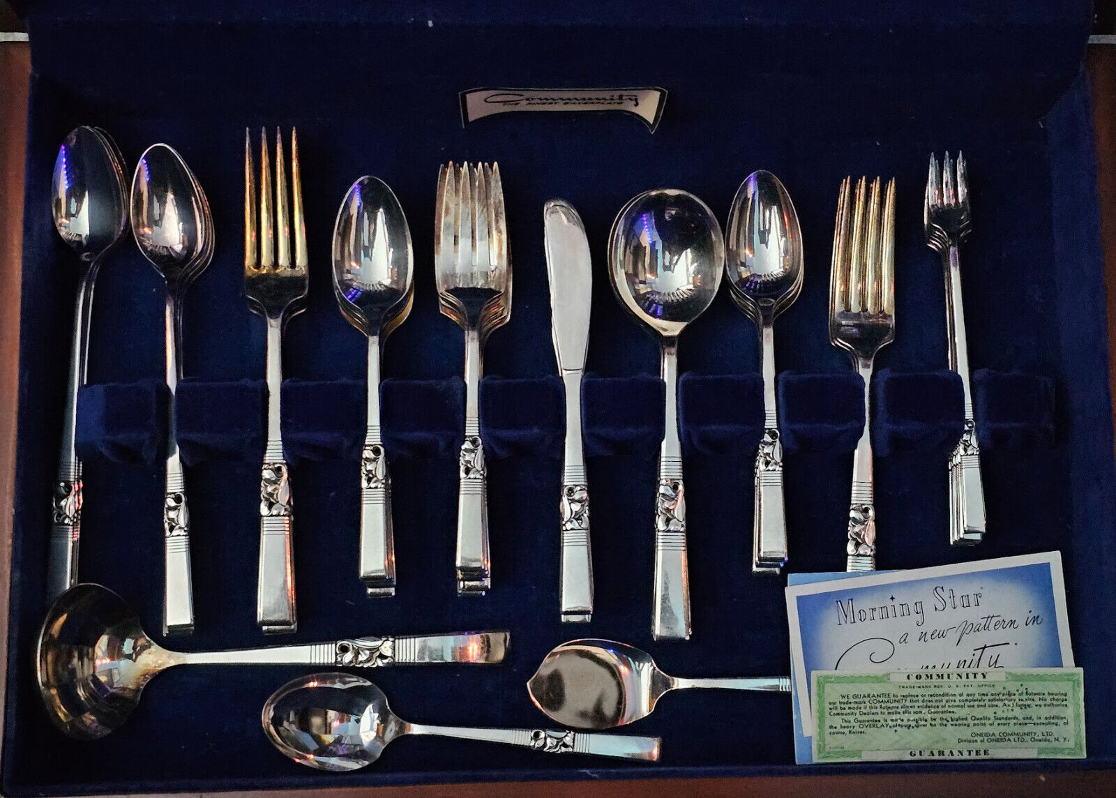 Oneida Community Vintage Silverware Set w/Box Morning Star Pattern