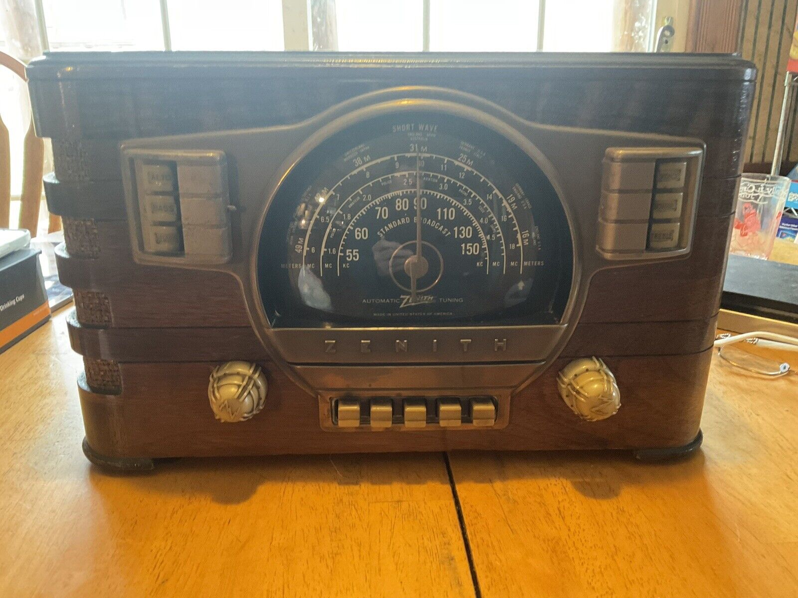 Vintage Zenith Model 7S529 Radio Nice