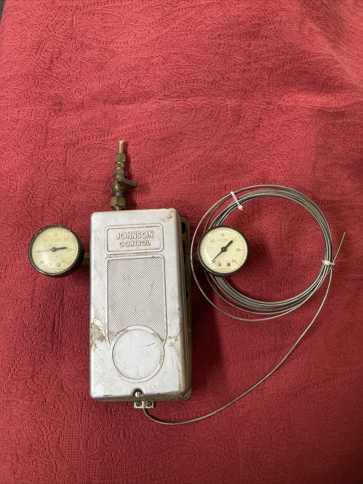 Vintage Johnson Control. T-900 Master Thermostat