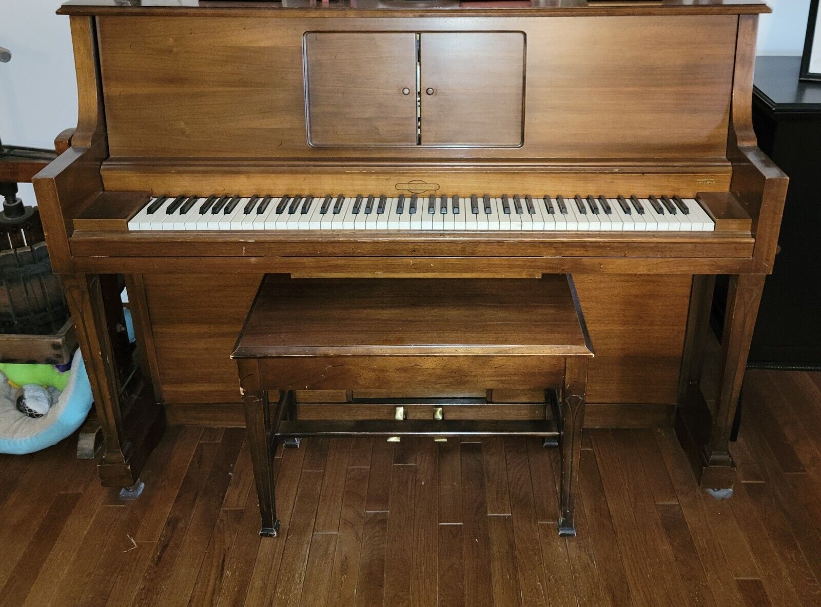 Vintage Self Player Piano, Aeolian The Sting, Located in Pennsylvania. 