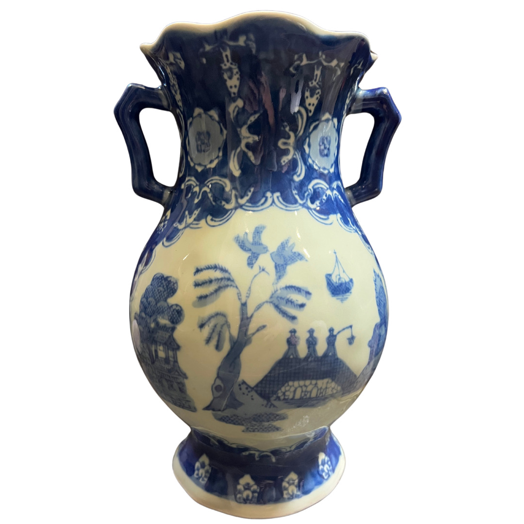Antique China Willow Blue White Vase