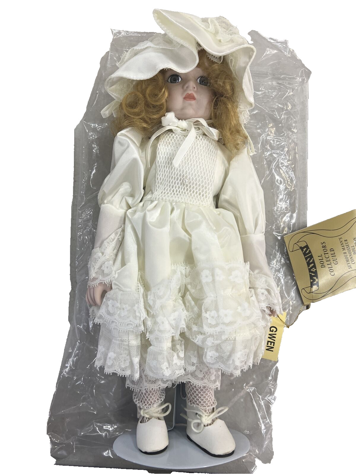 A Connoisseur Collection Porcelain Doll Handpainted Seymour Mann Signature Gwen
