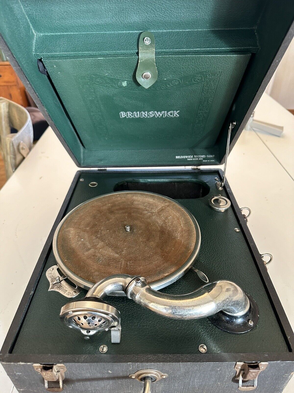 Brunswick Vintage Phonograph- Working Condition SEE VIDEO LINK