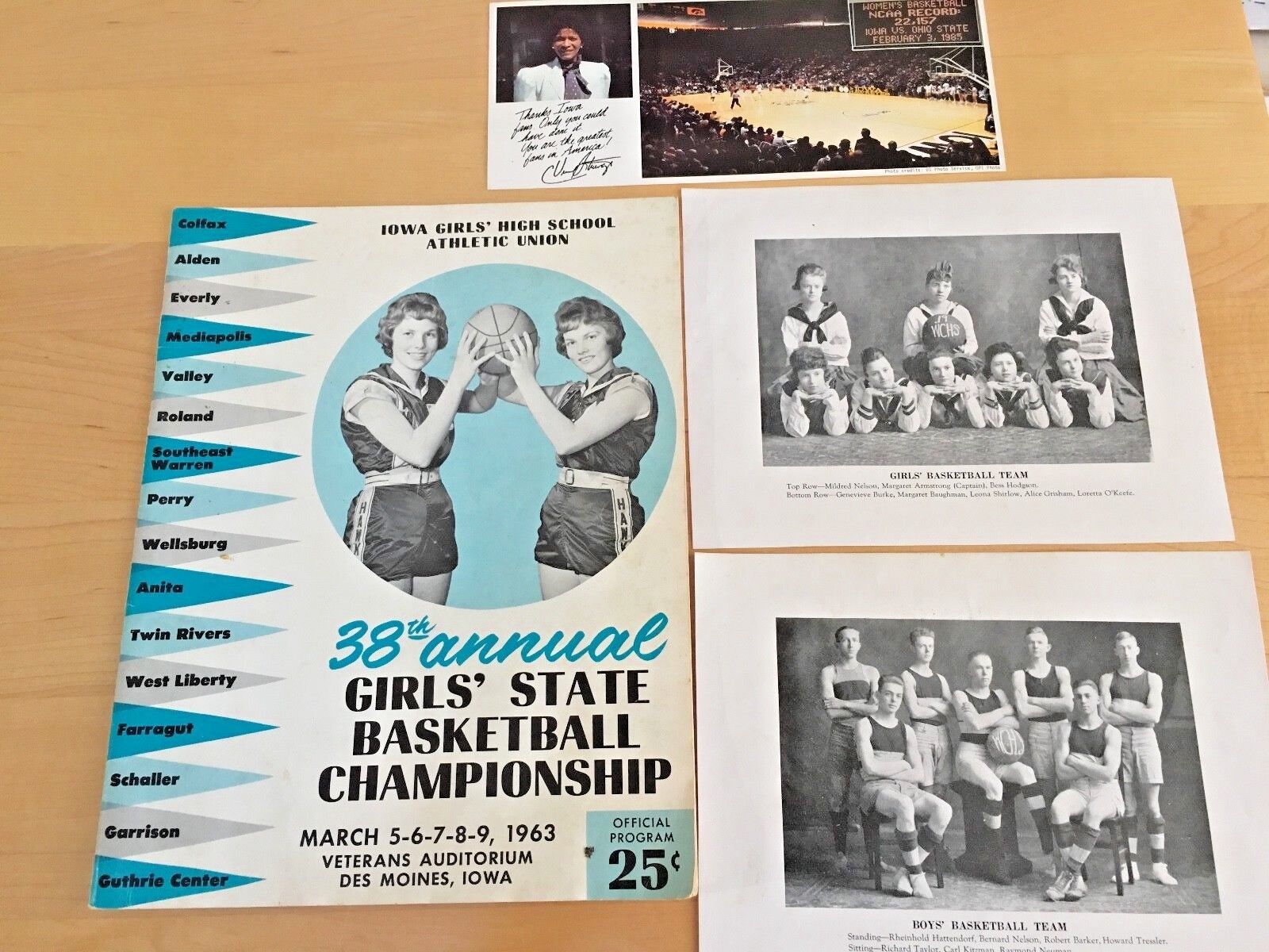 GIRLS  BASKETBALL BOOKLETS AND PHOTOS