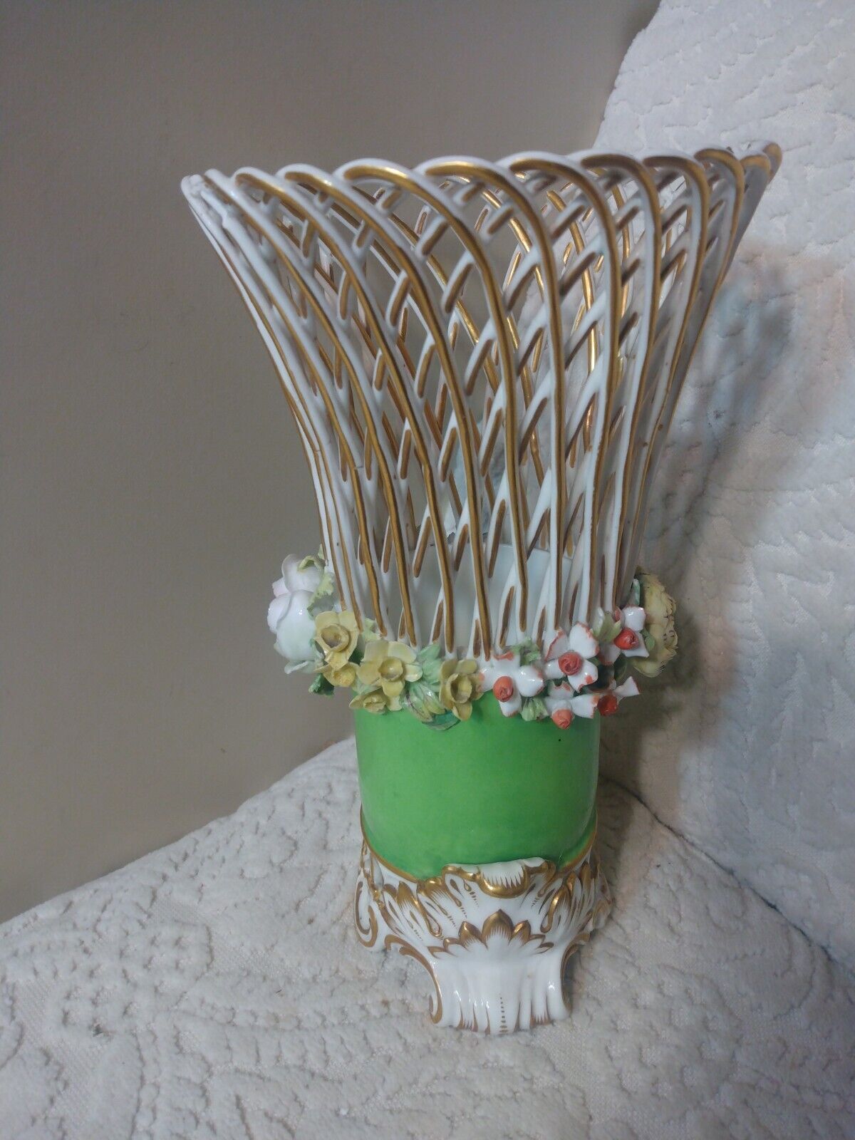 Antique Copeland Porcelain Lattice Floral Vase w Encrusted Flowers Lovely Sgnd 