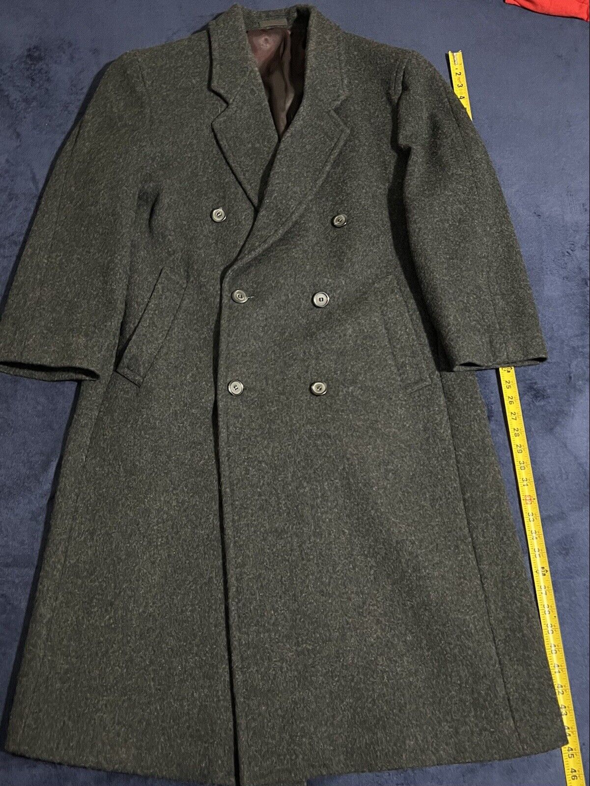 VINTAGE MAITLAND OF ENGLAND Men\'s Charcoal Gray 100% Virgin Wool Coat - Size 42S