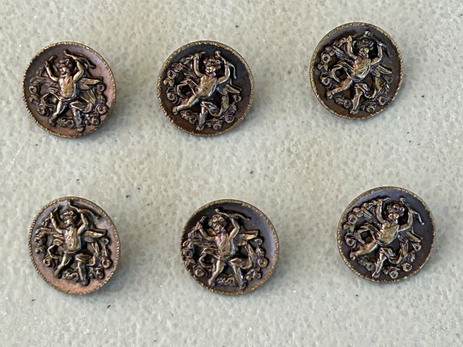 Eingetr Muster Metal Picture Buttons Cherub / Snakes Vintage Set 6