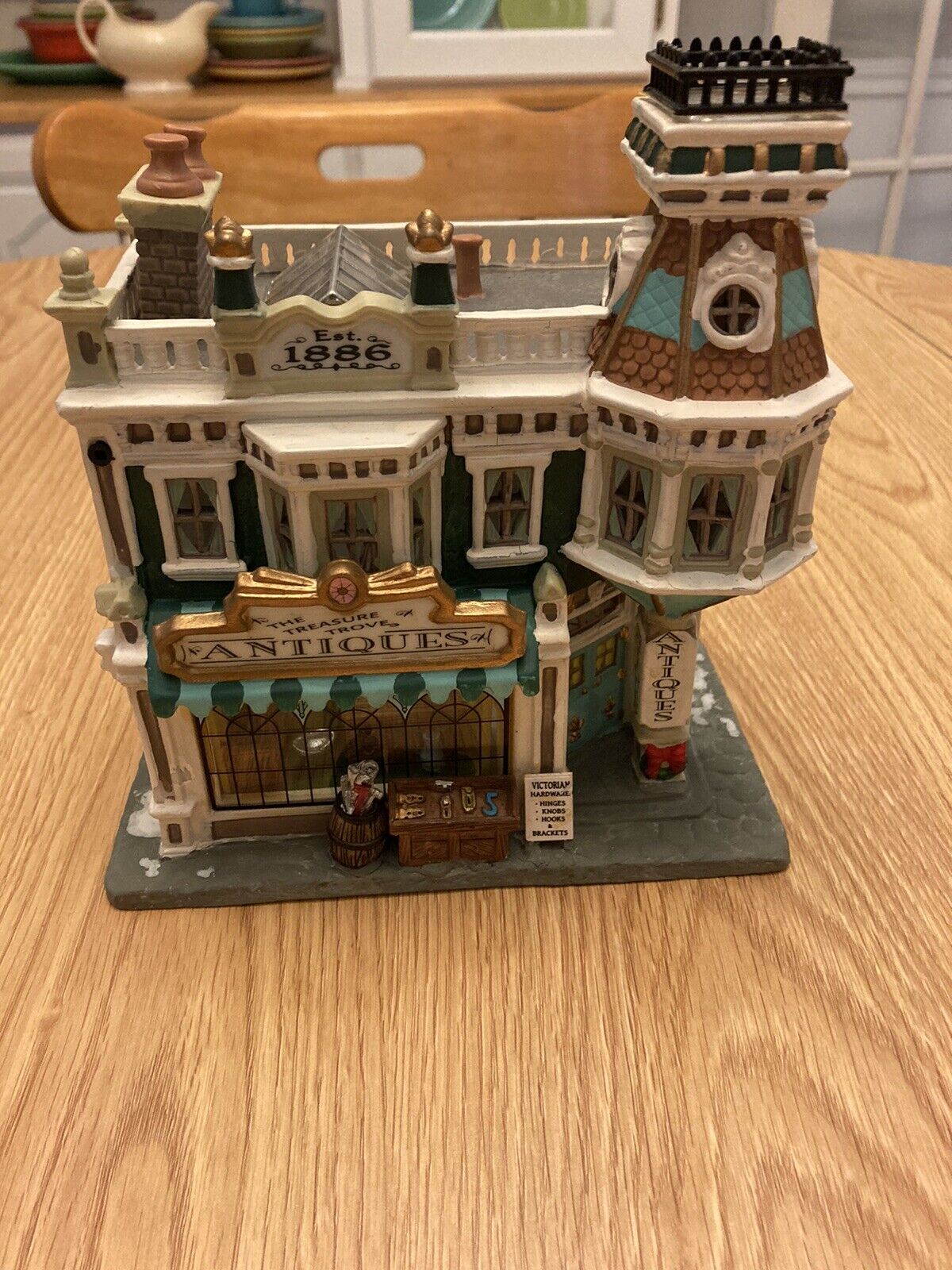 2006 Lemax Treasure Trove Antiques Lighted House Christmas Village 