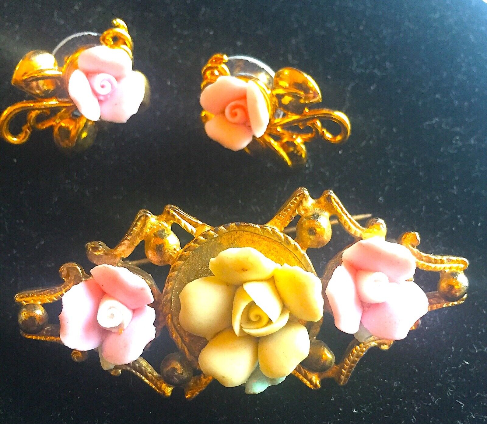 Antique Style 1930's Gold Plated Brooch Raised Pink Flowers Matching Earrings