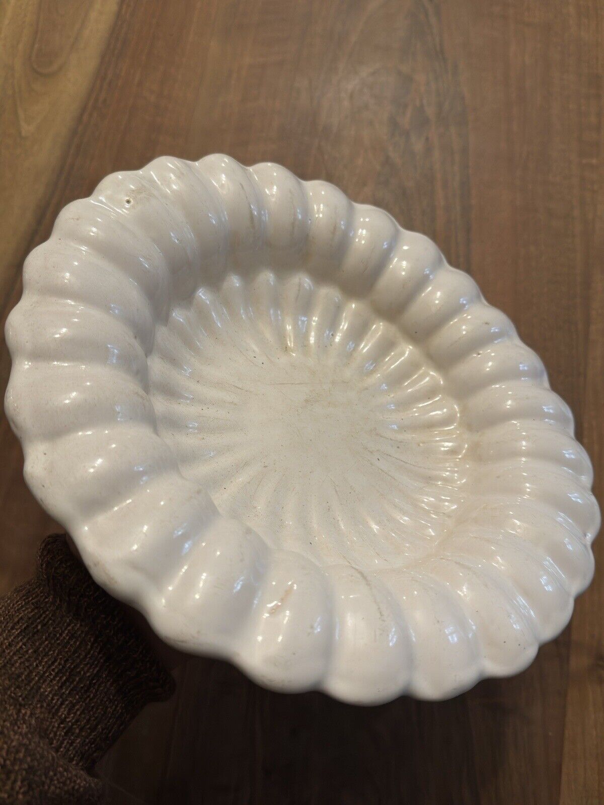 Un Dish Gyrus Earthenware White Of Delft, 17ème & Xvii #