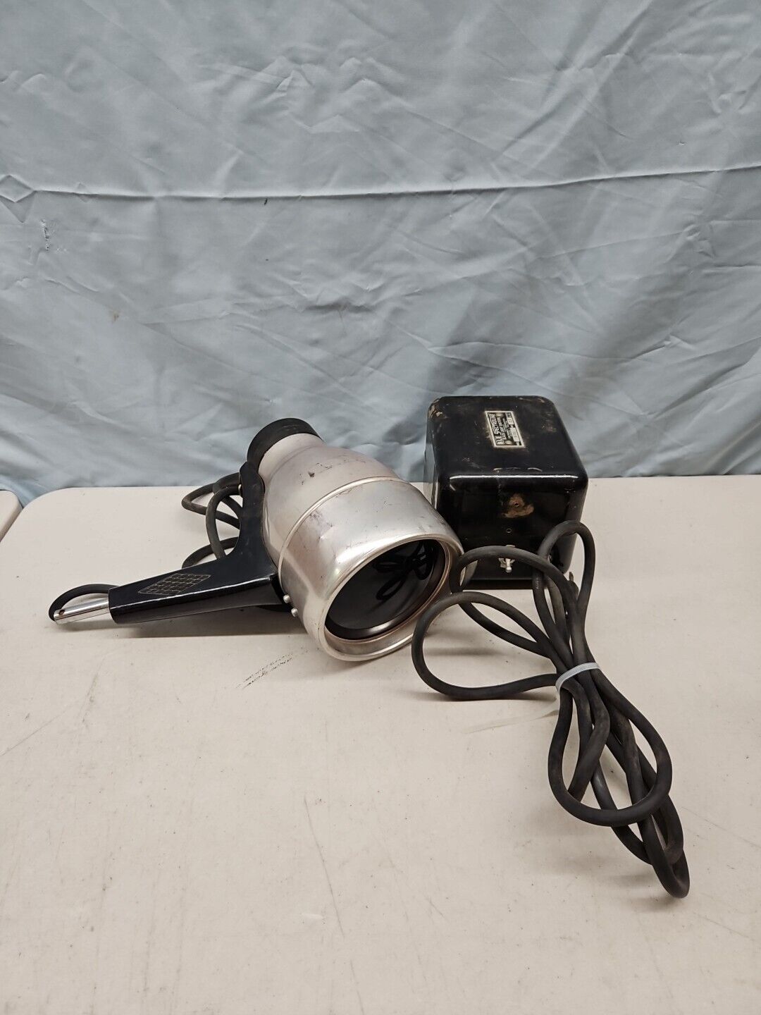 Vintage Aluminum SPECTROLINE Hand Held Ballast Black Light Eastern Lamp B-100