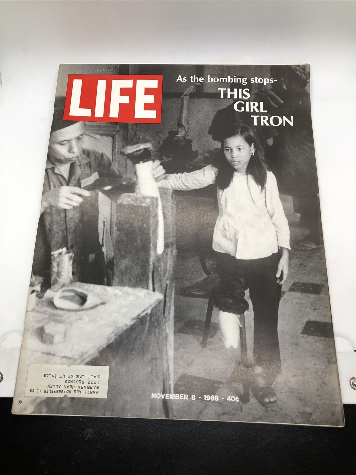 1968 November 8 Life Magazine Shame Of The Naked Cage
