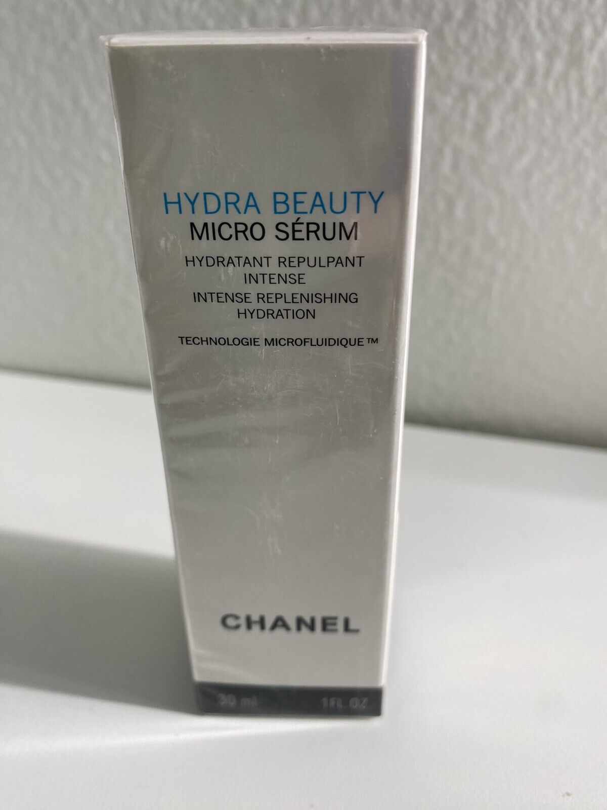 Chanel Hydra Beauty Micro Serum Intense Replenishing Hydration (1oz/30ml)