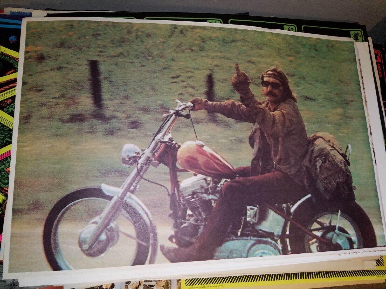 EASY RIDER VINTAGE 1969 MOTORCYCLE CHOPPER NOS POSTER Dennis Hopper Flipping Off