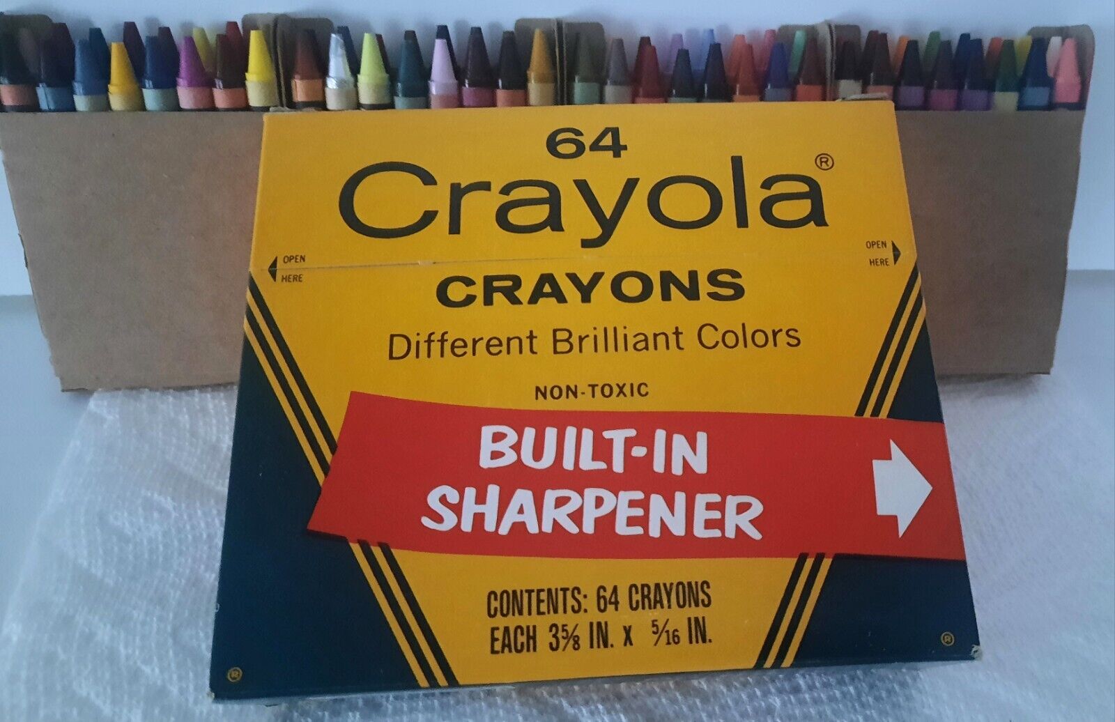 Vintage 1976 Crayola Crayons 64 Box UNOPENED, UNUNSED, COMPLETE - Retired Colors