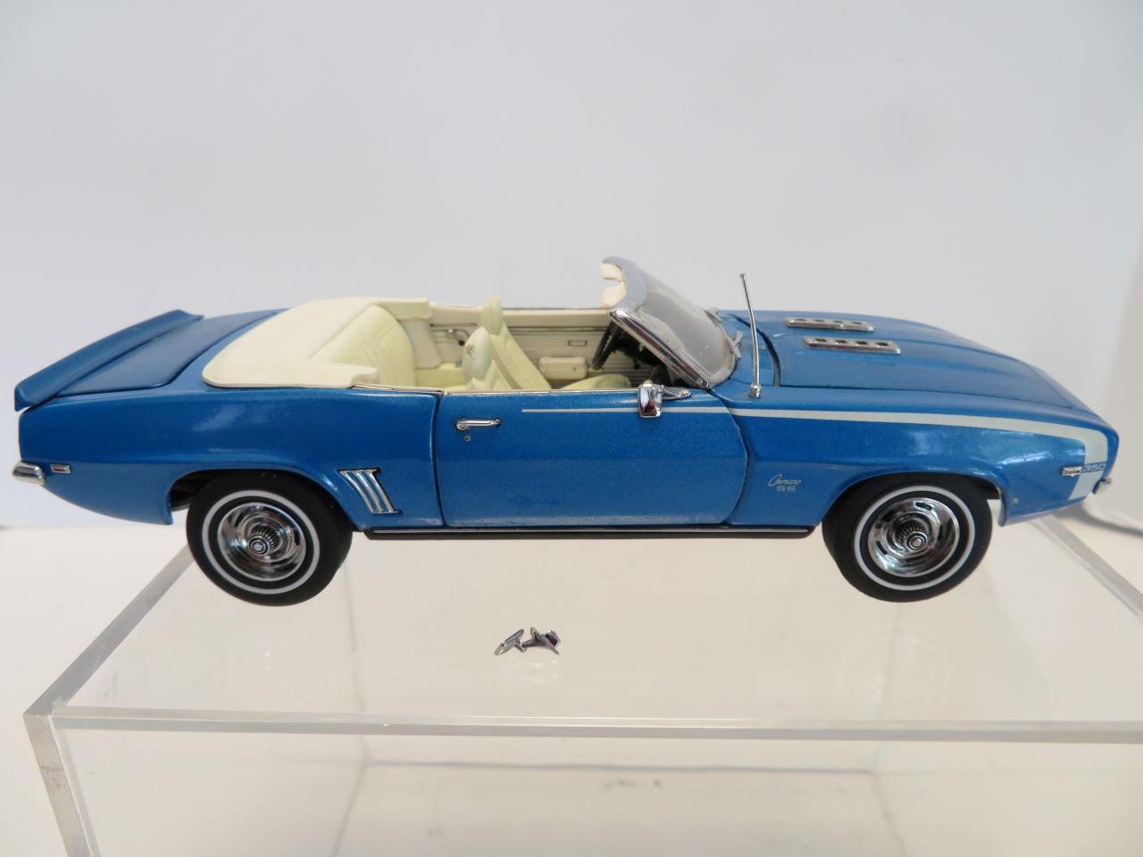 Franklin Mint Car 1:24 Scale 1969 Chevy Camero SS Convertible (Blue) RARE (E)