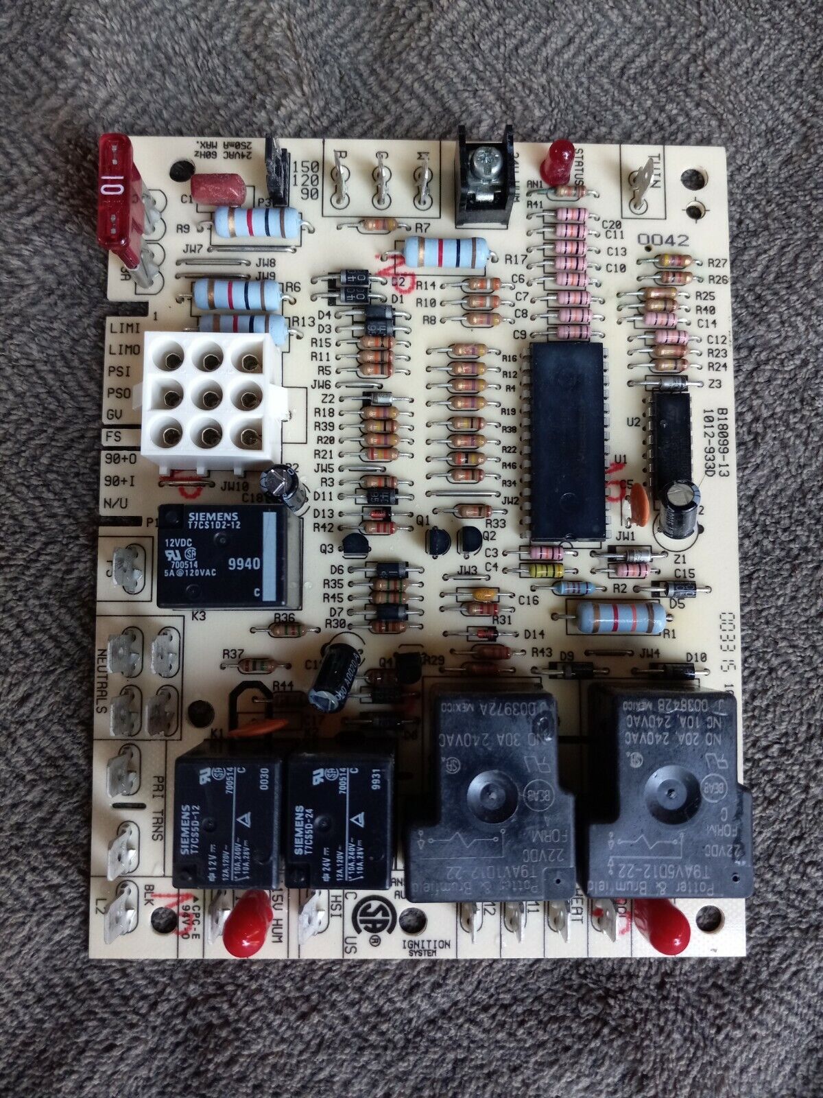OEM Goodman B18099-13  1012-933D Furnace Control Circuit Board