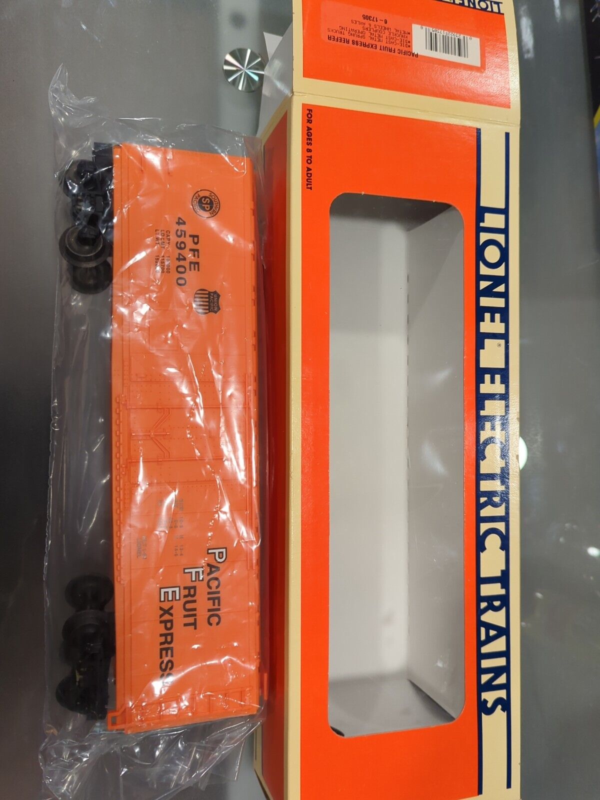 NEW Lionel - 6-17305 Pacific Fruit Express Reefer