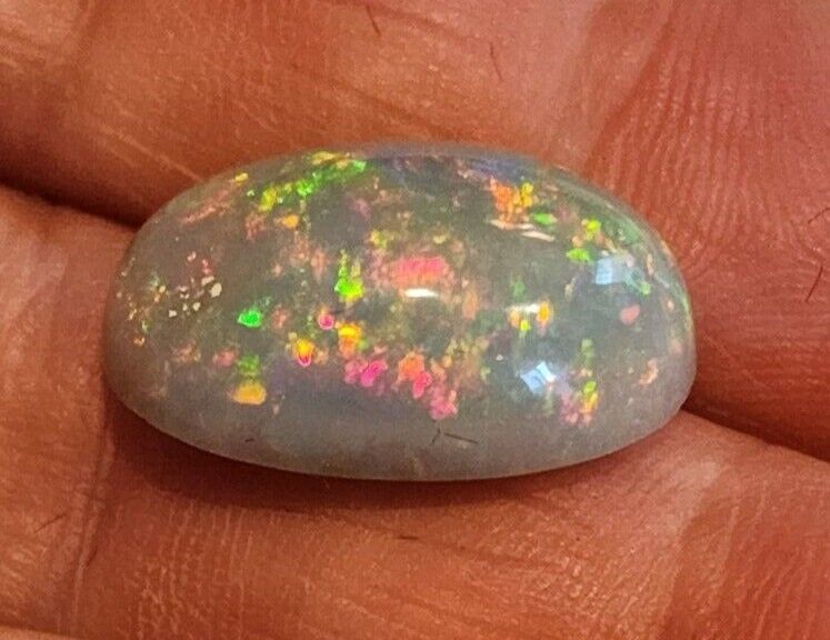 Gem Opal cabochon - Ethiopian - 10.3 ct - Nice bright chunky high domed stone