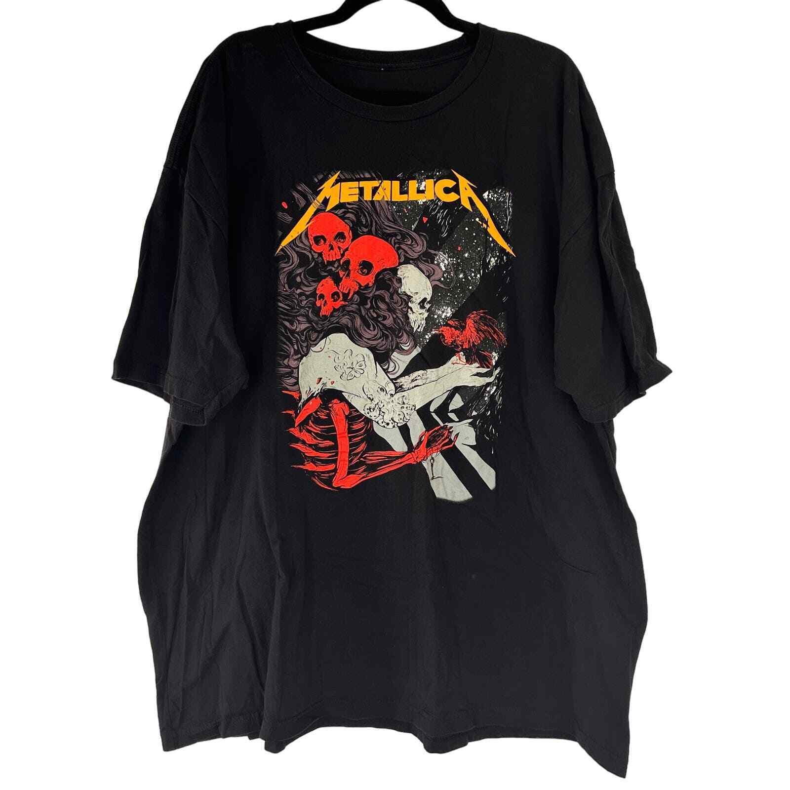 Metallica Vintage RARE Men\'s Skull Skeleton Holding Crow T-Shirt
