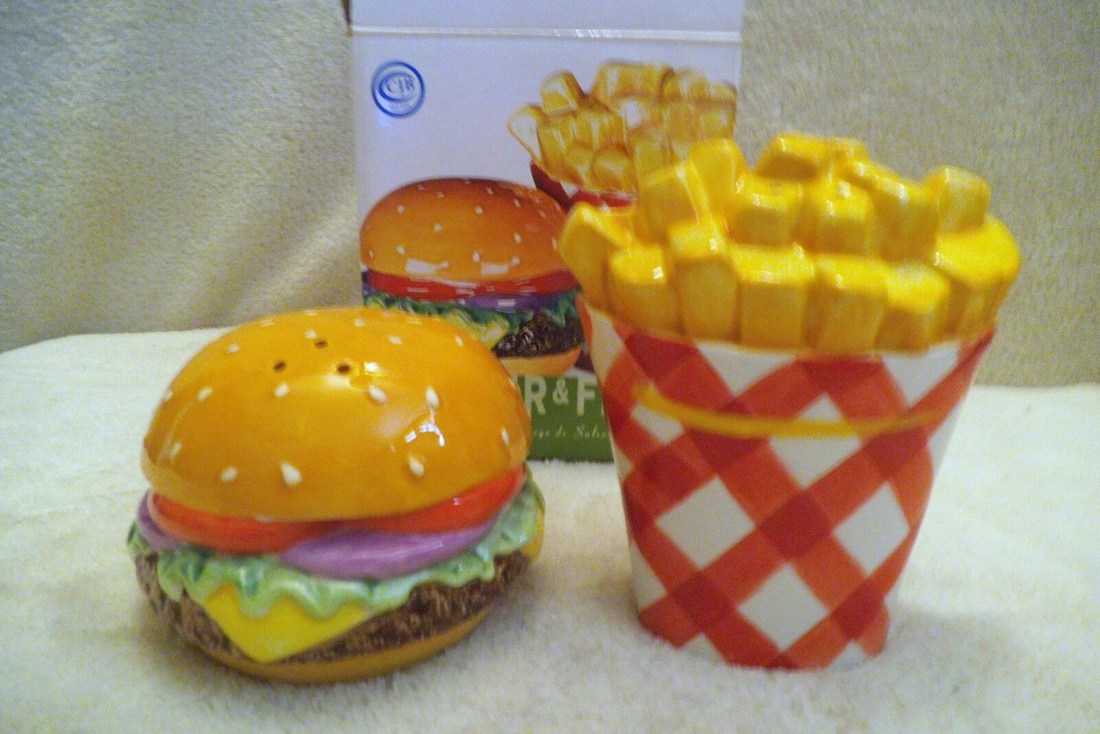 CHEEZE BURGER & FRIES - SALT & PEPPER SHAKERS - BY CLAY ART - NEW IN BOX 