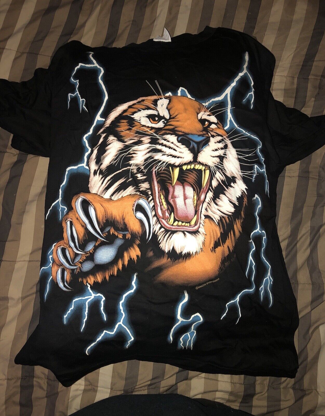Vintage 90s American Thunder Tiger Roar Lightning Animal T-Shirt Adult Size XL